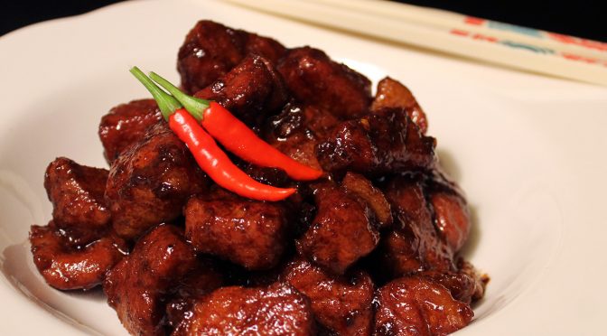 Thịt Kho Tiêu (Braised Caramelized Pork)